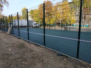 Забор на спортивную площадку 40 метров фото в Тучково