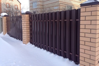 Забор из евроштакетника в шахматном порядке 30 метров фото в Тучково
