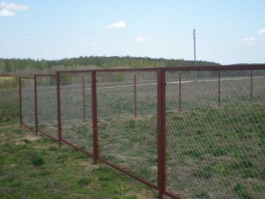 Забор из сетки рабицы в натяг секционный 12 метров фото в Тучково